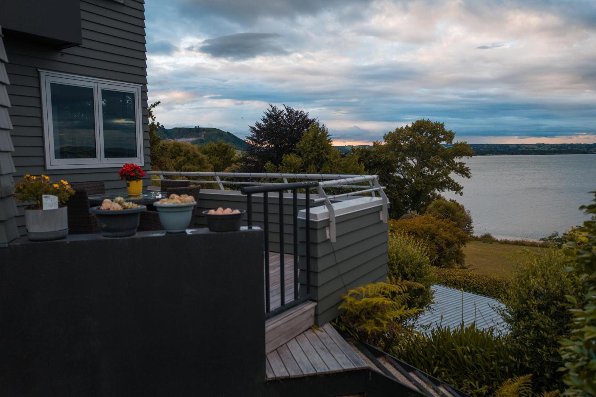 Rotorua Serenity Lakeview Retreat Esterno foto